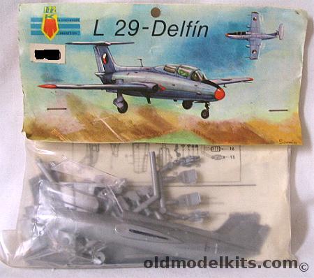KP 1/72 Aero L-29 Delfin - Czech or Uganda Air Forces Bagged plastic model kit